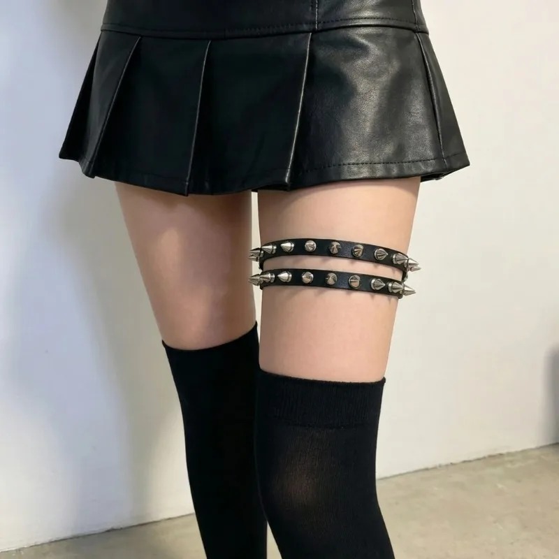 Double Row Cone Spike Leg Gart - Body Jewelry Online recensione e prezzo