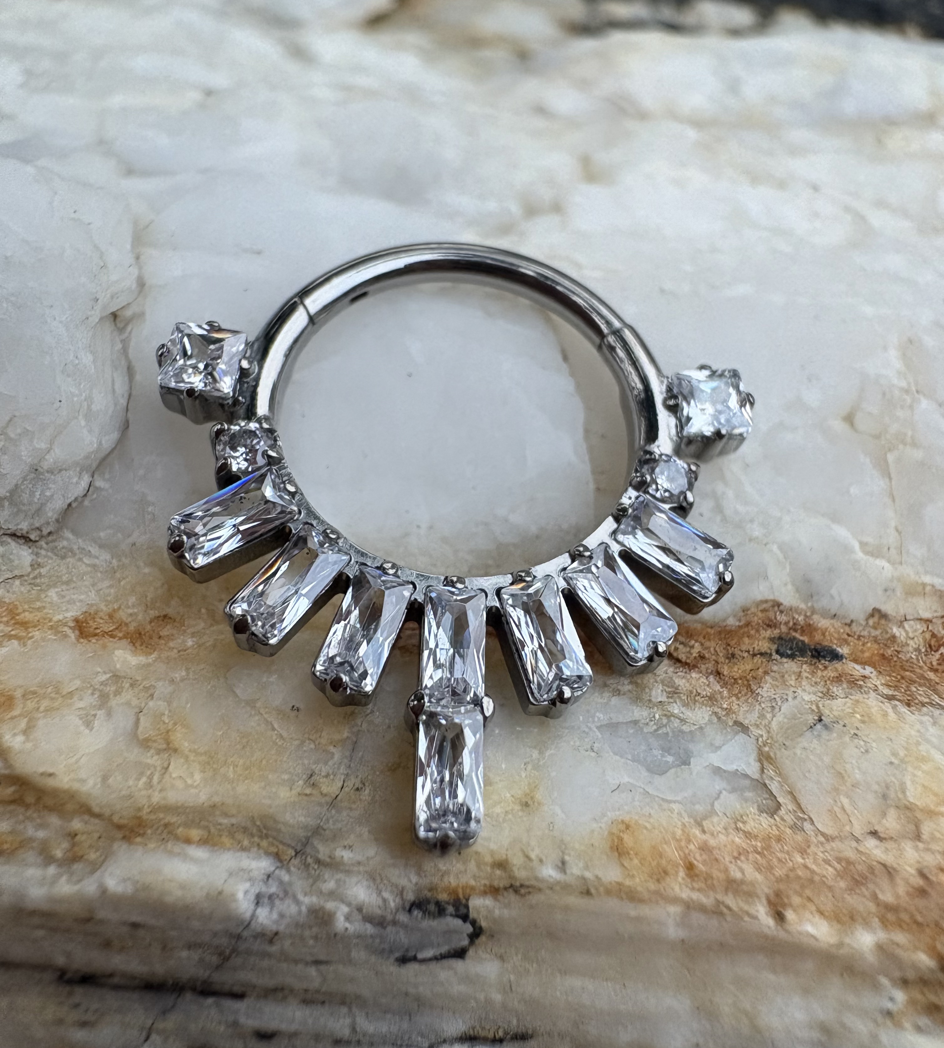 16G Implant Grade Titanium Hin - Body Jewelry Implant Grade Titanium recensione e prezzo